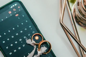 iPhone WhatsApp technology